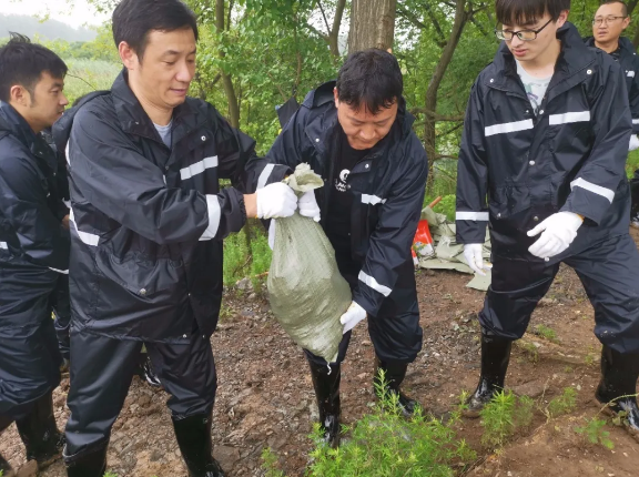 抗洪一線，有安徽稅務人的身影